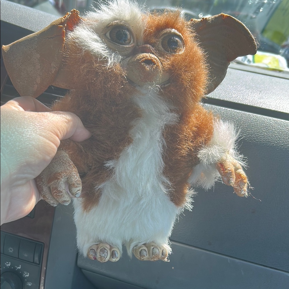 Gremlins gizmo puppet prop
